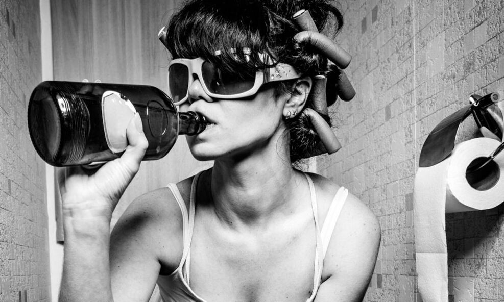 Bere alcol ragazza